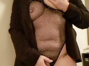 Sexy milf playing with here soaking wet pussy & big nipples -solo female orgasm