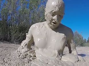 Extreme game of quarry mud