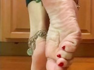 Mature Soles n arch play????????