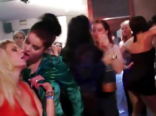 European amateur pussyfucked on dancefloor