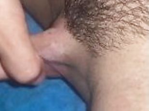 Coming out of the shaved I can't stand it and I masturbate thinking about his blowjob