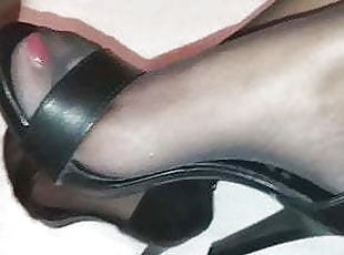 Cum on black heels and stockings