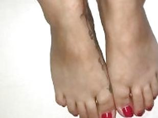 Foot cumshot red toes