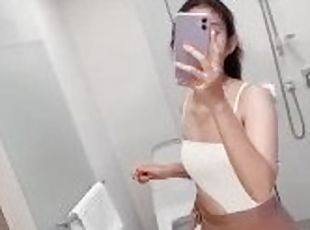 Delia Sugar - Sexy dancing in bathroom