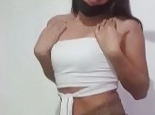 CHICA ENAMORADA HACIENDOLE UN BAILE SENSUAL PORNO