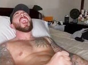 Onlyfans Hot dad jerks cock up close until he cums ????