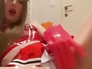 clitoris, masturbare-masturbation, pasarica, cu-degetelul, blonda, majoreta, latex, uda