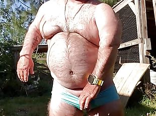 papá, masturbación, al-aire-libre, amateur, chorro-de-corrida, polla-enorme, gay, regordeta-chubby, bragas, corrida