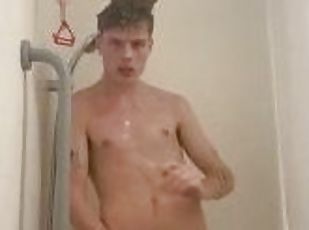 Quick wank in the shower