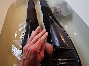 Latex dans le bain