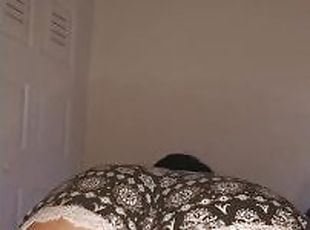 Sexy chubby Latina twerking her huge ass