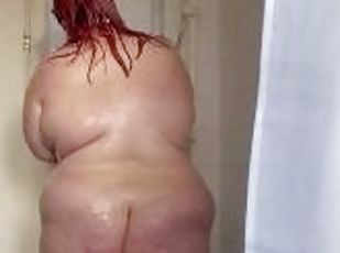 SEXYBBWSHOWERING