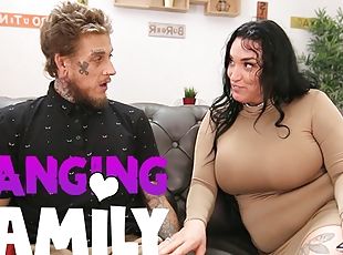 Banging Family - I Nails my Girlfriend's Busty Mom