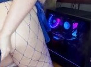 Showing off my new gaming PC! Talking about the specs and get naughty with a bad dragon