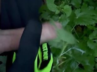CBT  Cumming using netles during run in woods